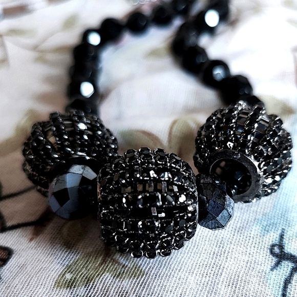 Jet Black Glass Beaded Caged Prong Set Beaded Silver Tone Balls Vintage Necklace - Picture 6 of 16